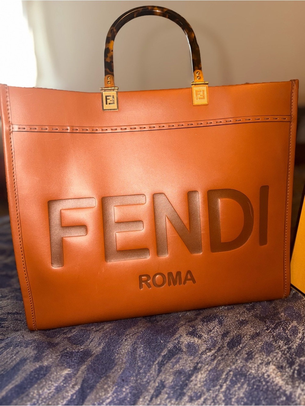 Large Fendi On The Go Tote Bag - Brown
Calf Leather